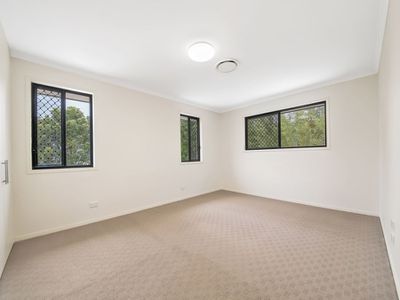 6 Lachlan Drive, Wakerley