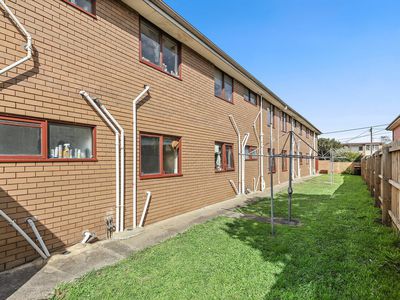 4 / 10 Stud Road, Dandenong