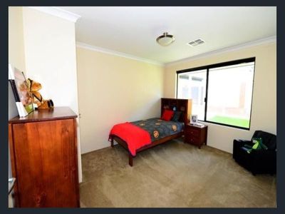 22 Quenda Drive, Canning Vale