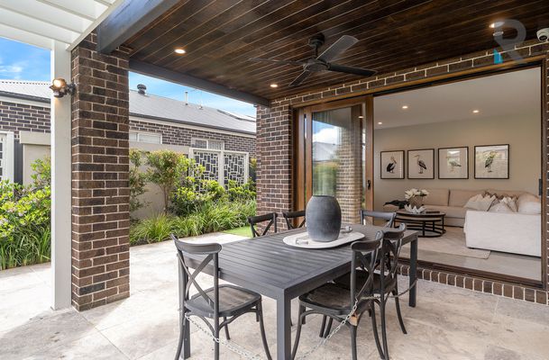 16 Warrnambool Street, Donnybrook