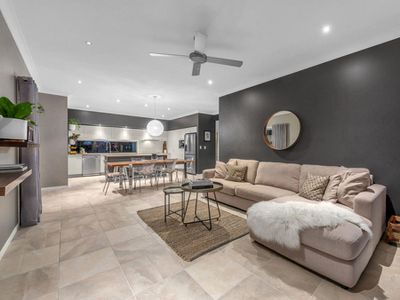 8 Margaret Crescent, Wakerley