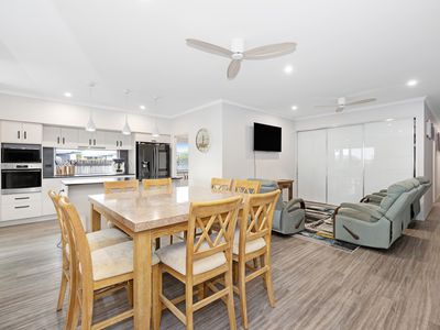 2 Barklya Street, Mount Low