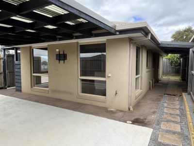 1 / 24 Cornthwaite Crescent, Leopold