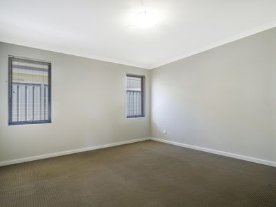 35 Roundhouse Parade, Jindalee