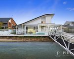 11 Seaspray Street, Paradise Point