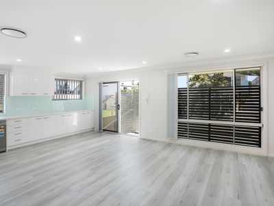 2 / 68 Pur Pur Avenue, Lake Illawarra