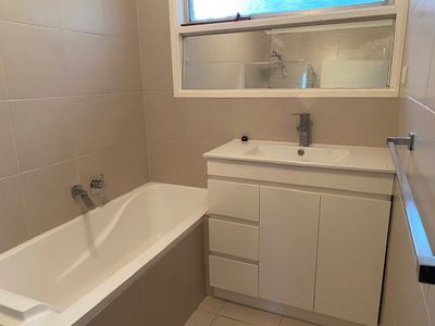 2 / 15 Greaves Street, Werribee