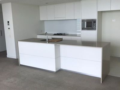 2406 / 7 Rider Boulevard, Rhodes