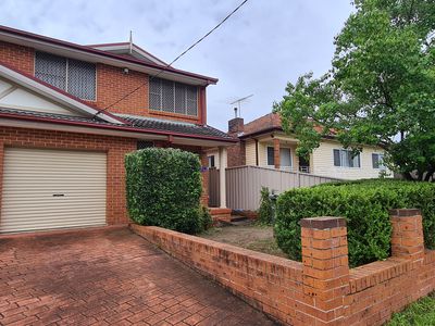 2 / 172 Targo Road, Girraween