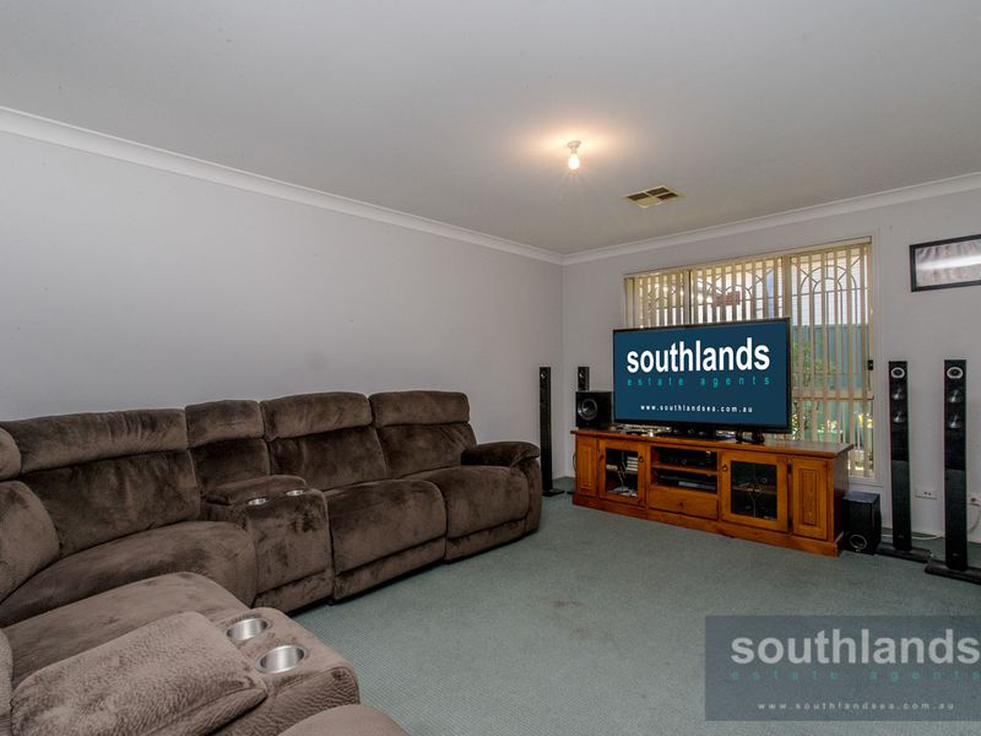 24 Anthony Crescent, KINGSWOOD