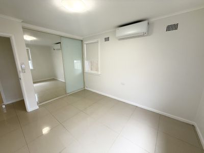 12 Ellis Crescent, Miller