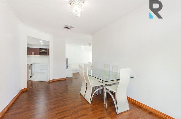 13 Hammond Place, Roxburgh Park