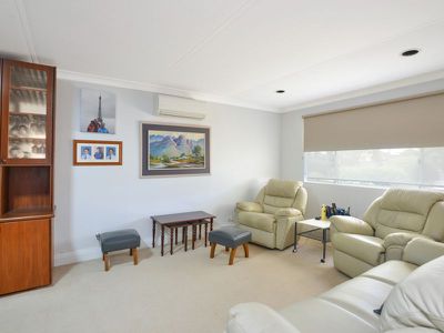 260 Piccadilly Street, Piccadilly