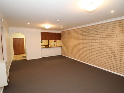 2 / 2 Stibbards Lane, Orange