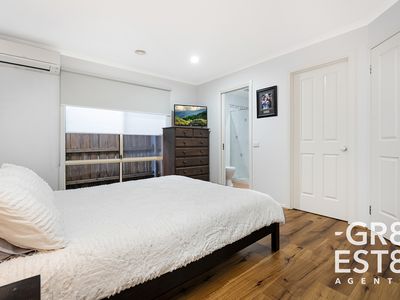 13 Bookham Way, Cranbourne West
