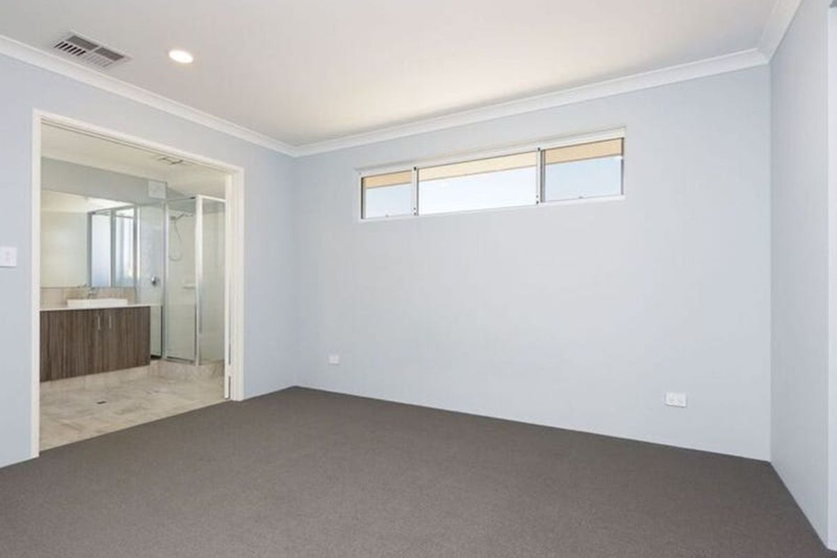 12A Lincoln Road, Morley