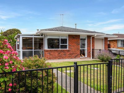 8 B Alexander Place, Otaki
