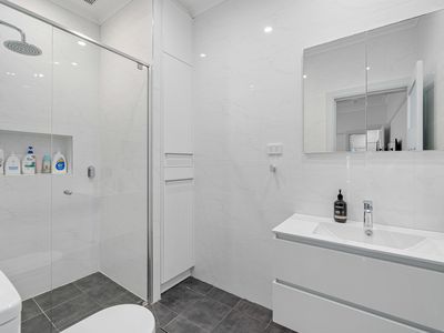 10 Bennett Avenue, Roselands