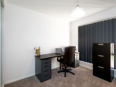 10 Tiru Close, Karlkurla