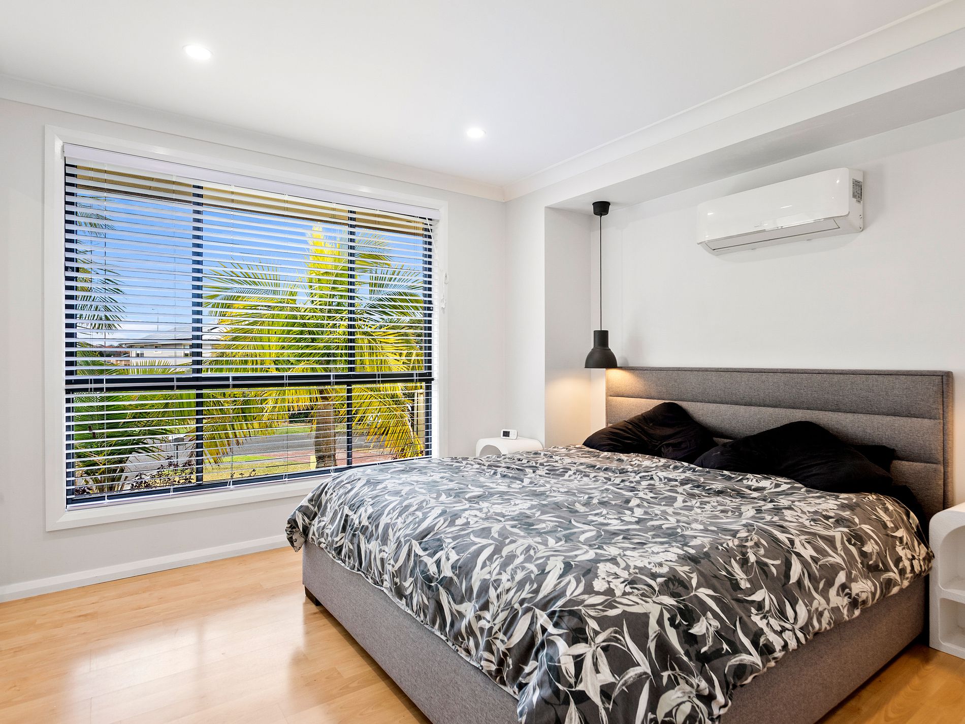 6 Ashbury Avenue, Horsley