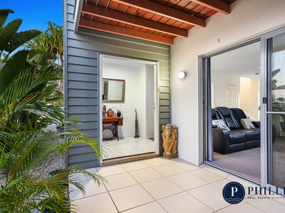 49 Sickle Avenue, Hope Island