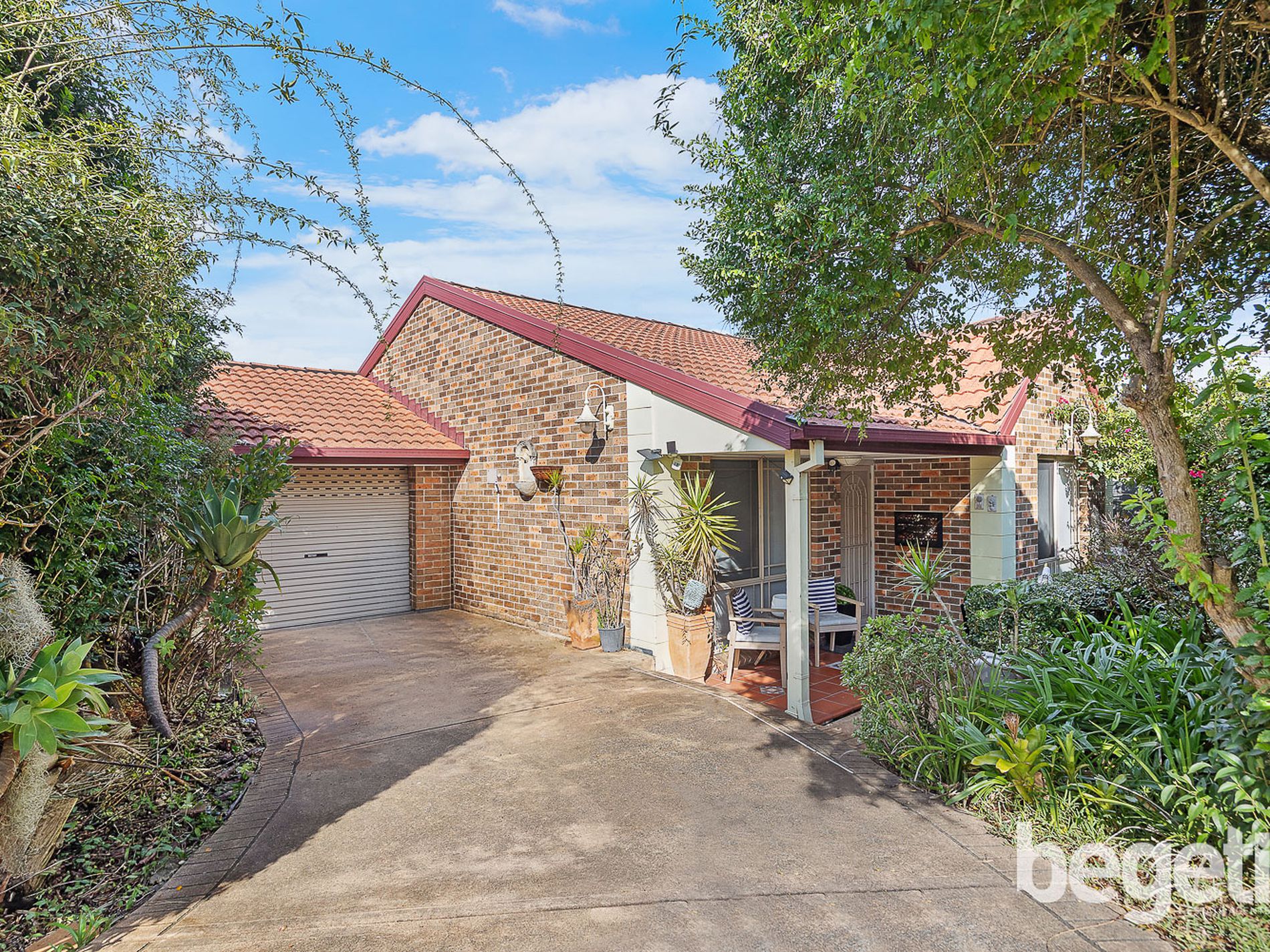 8 Tristania Grove, Greenacre