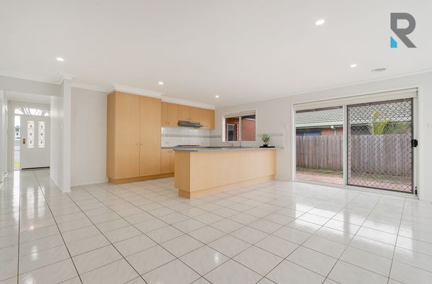 70 Kennedy Parade, Roxburgh Park
