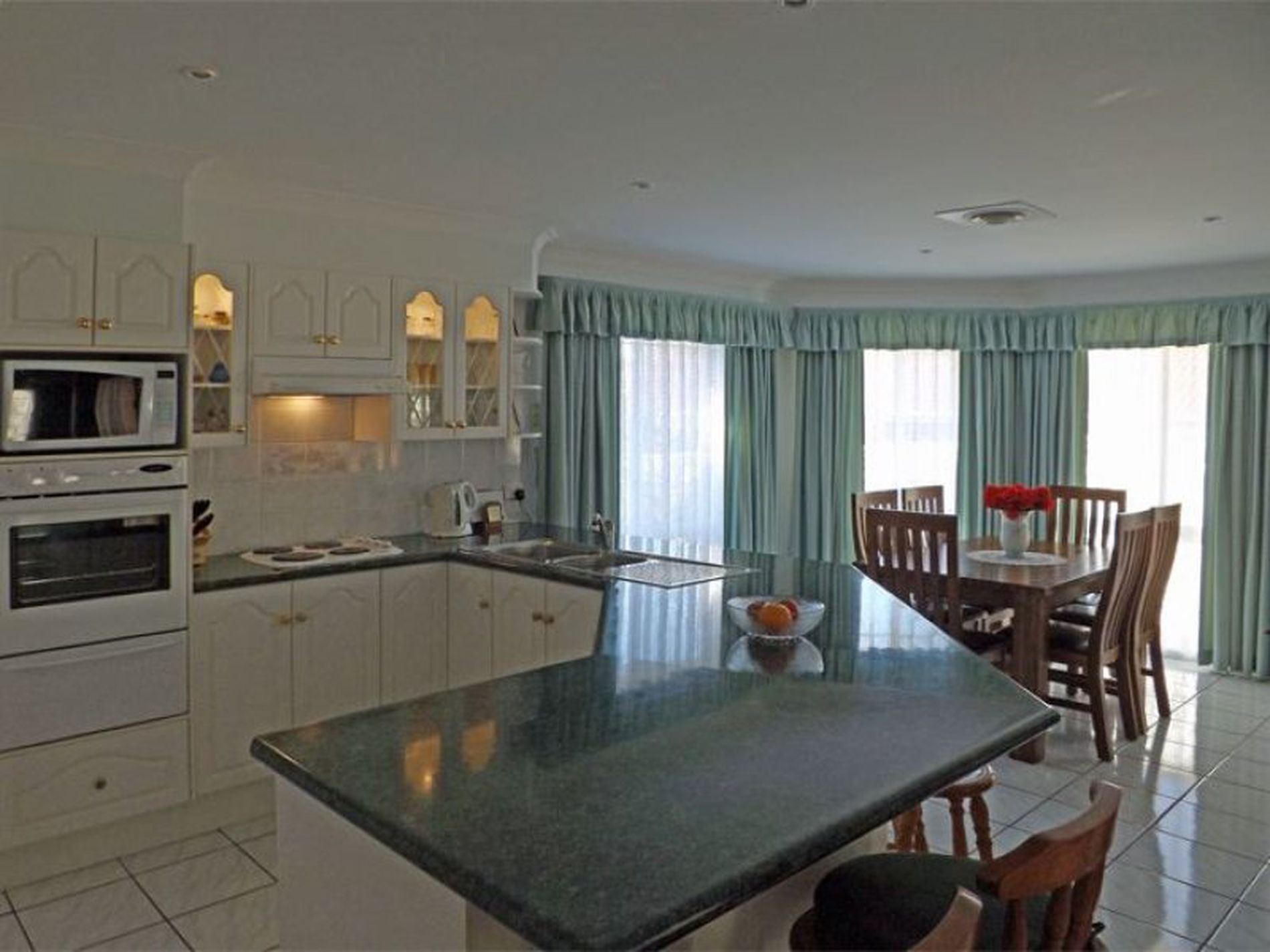 111 Leo Drive, Narrawallee