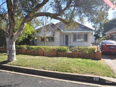 37 Crown Street, Dubbo