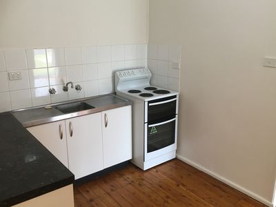 1 / 4 Banksia Avenue, Windang