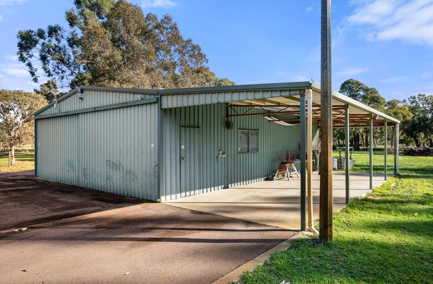 64 Egerton Drive, Serpentine