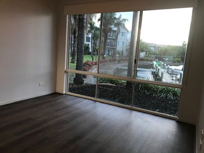20 / 5 Thompson Road, Patterson Lakes