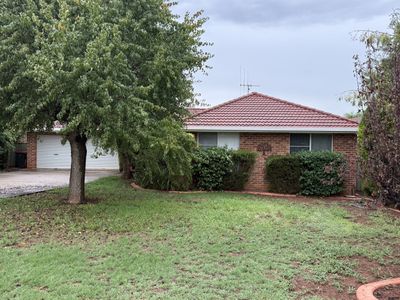 7 Cobden Place, Parkes