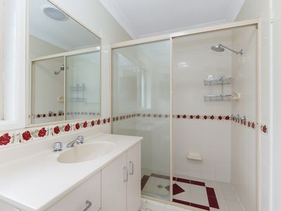 2 / 62 Birdwood Road, Holland Park West
