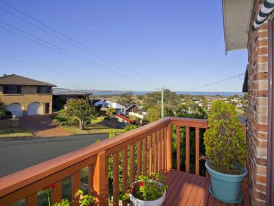 126 Tait Avenue, Kanahooka