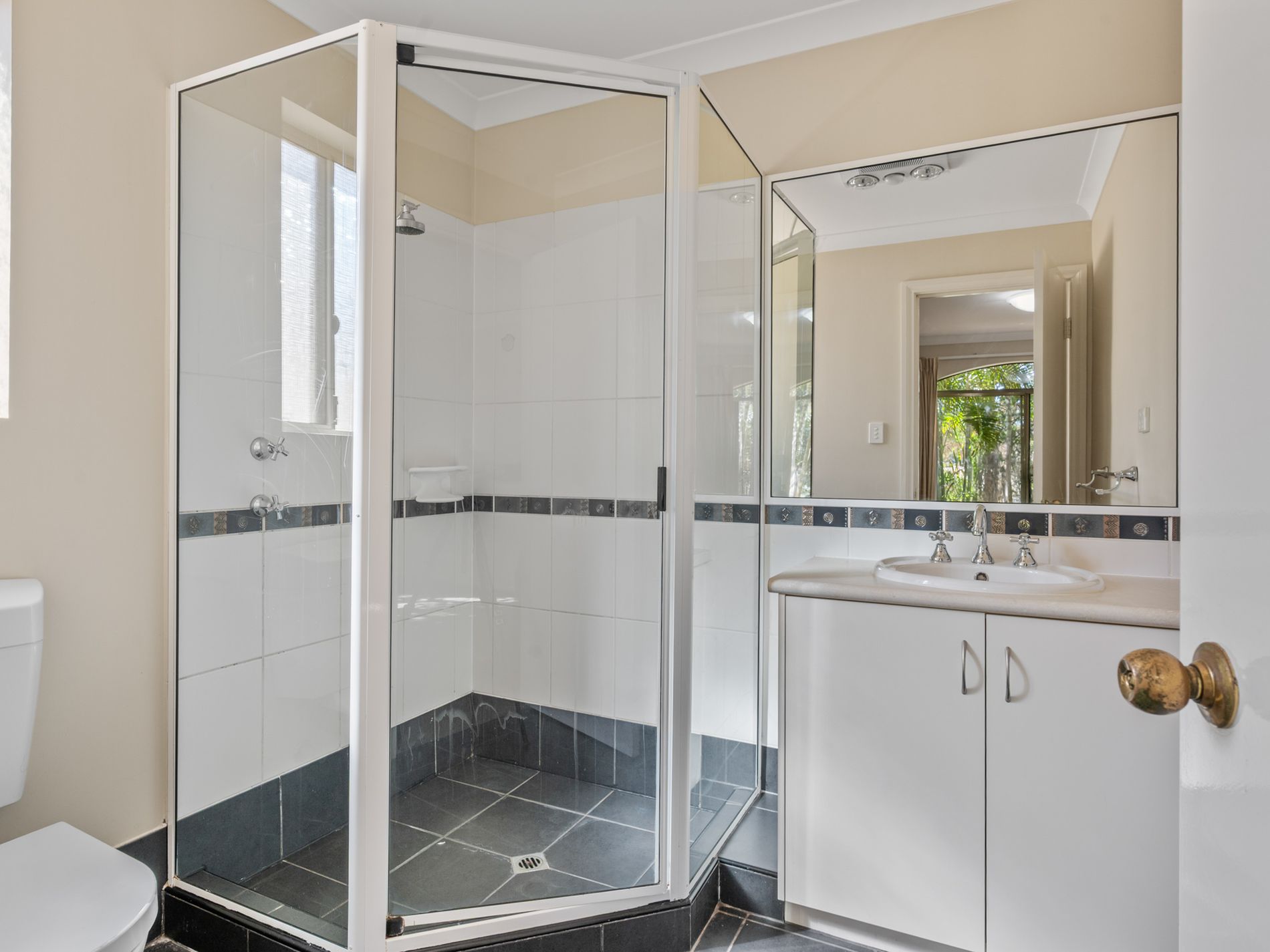 25 Cotter Street North , Hannans