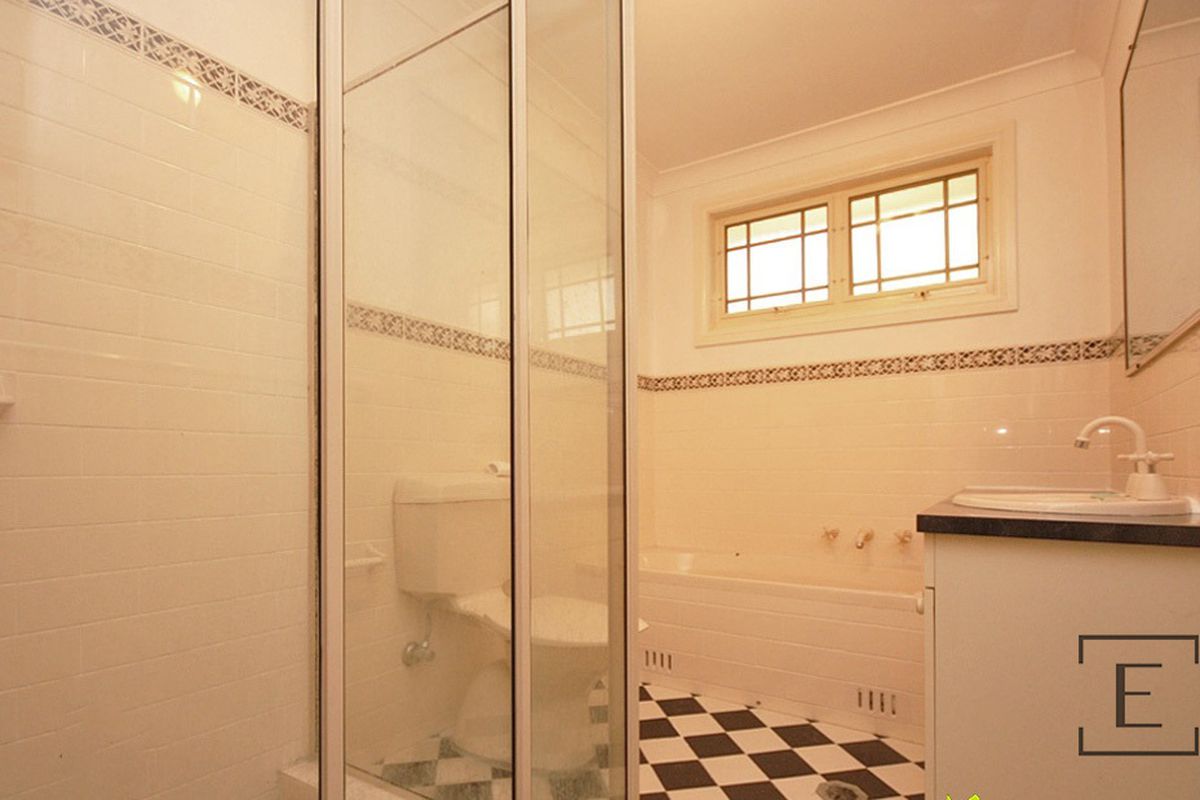 2 / 3 Champion Road, Gladesville