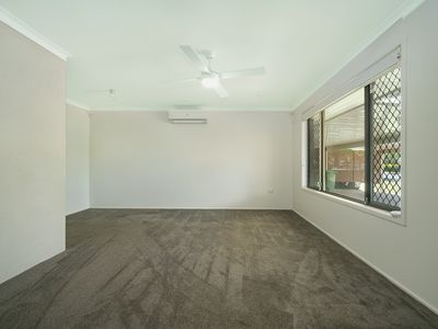 11 Chelsea Court, Centenary Heights