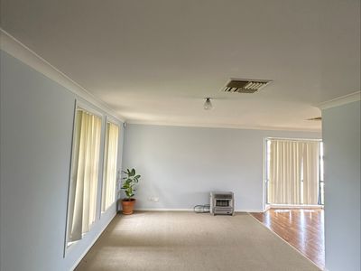 8 Bellbird Way, Dubbo