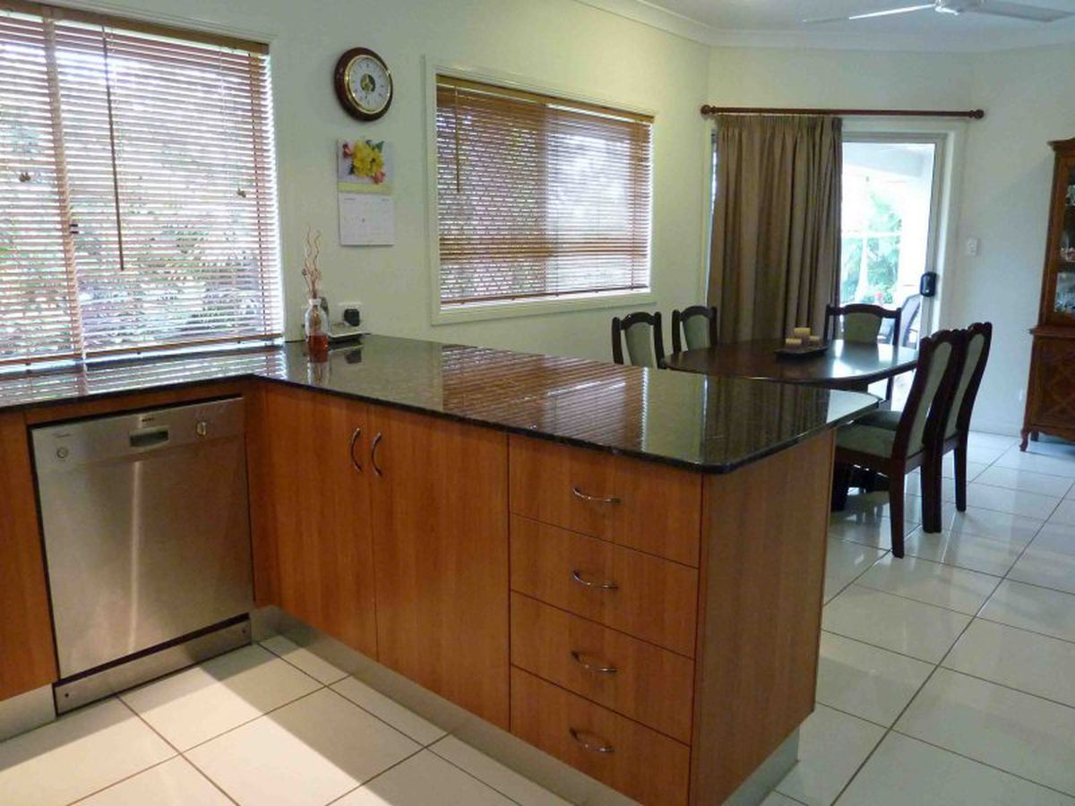26 Montgomery Close, Atherton