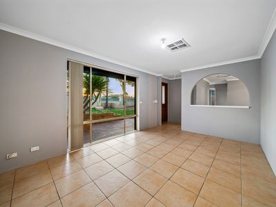 39 Lakemba Way, Waikiki