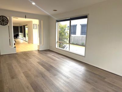7 Towerhill Boulevard, Lynbrook
