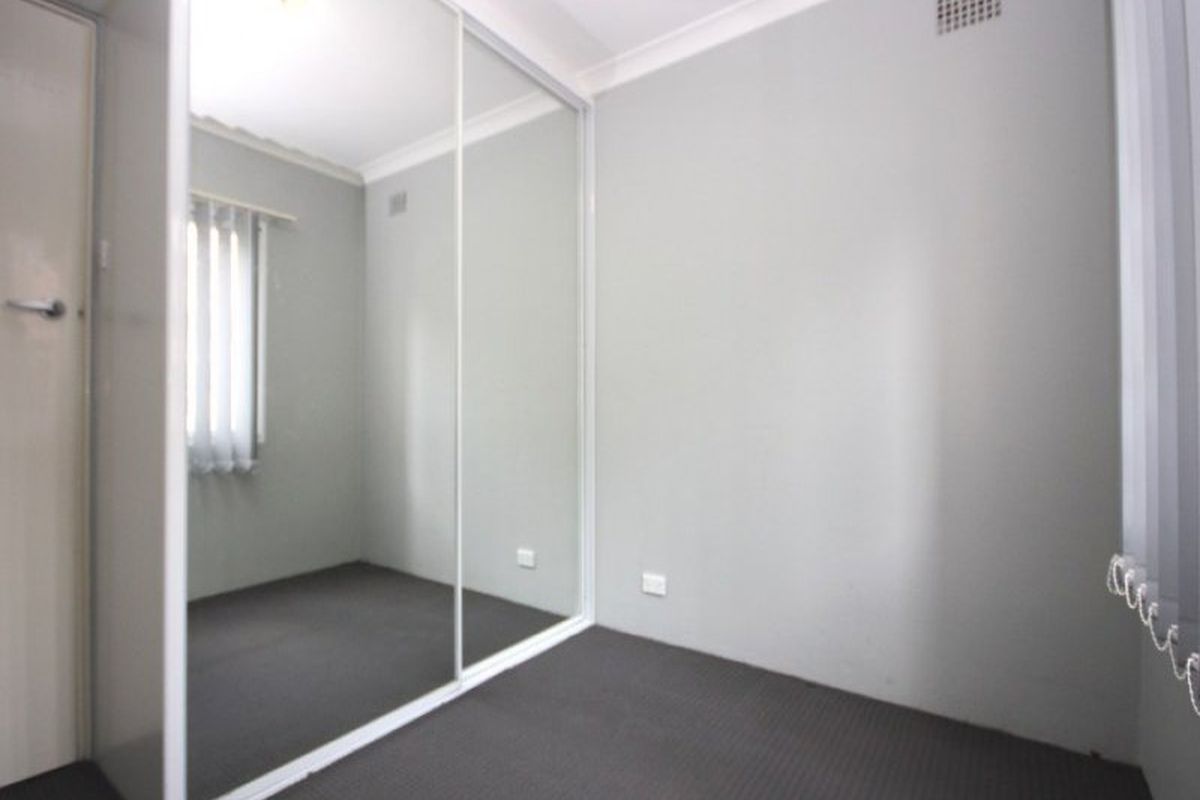1 / 74A Queen Street, Concord West