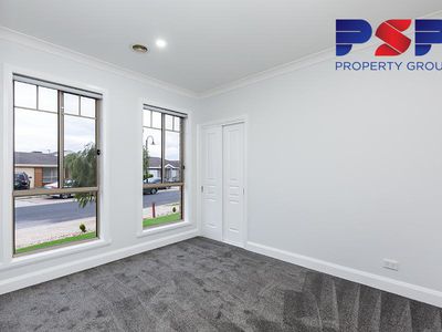 2/2 Bellworth Avenue, Tarneit