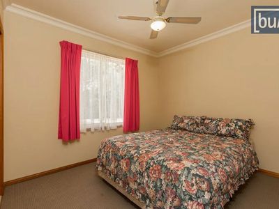 11 Lakeview Drive, Table Top