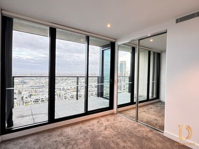 1702 / 915 Collins Street, Docklands