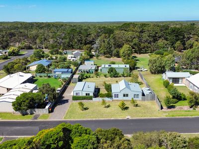 1 Holloway Street, Donovans