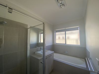 4 Federation Boulevard, Truganina