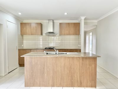 5 Edenvale Street, Manor Lakes