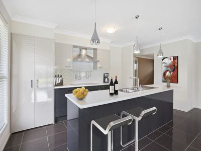 91 Lake Road, Balcolyn